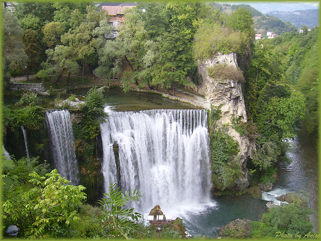 http://www.utikalauz.hu/fotosz/Oszlar_Ferencne-Csontvary_nyomaban-Jajce-BiH-2007-09.jpg